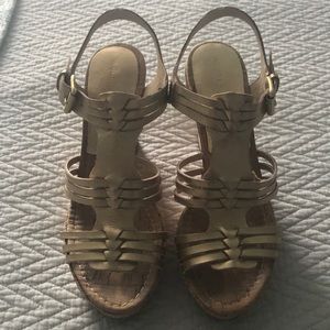 Audrey Brooke Wedges